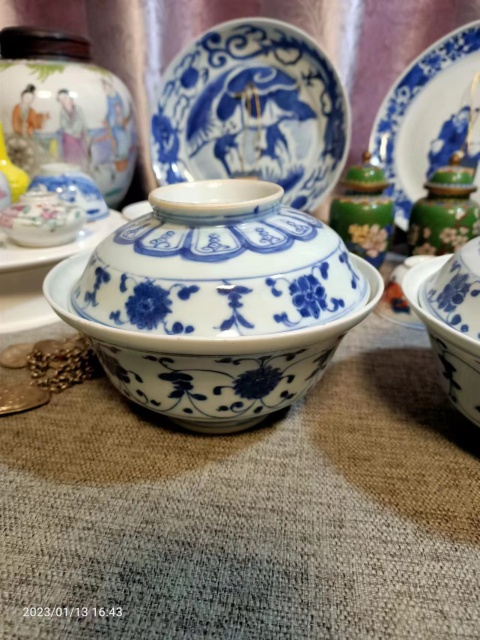 古玩陶瓷乾隆花卉紋青花蓋碗拍賣,當(dāng)前價(jià)格26888元