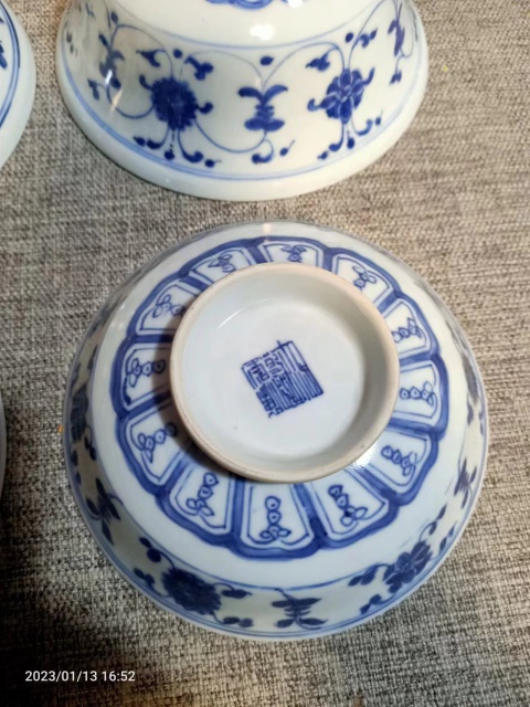 古玩陶瓷乾隆花卉紋青花蓋碗拍賣,當(dāng)前價(jià)格26888元