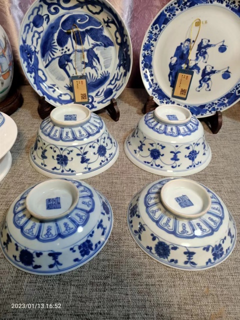 古玩陶瓷乾隆花卉紋青花蓋碗拍賣,當(dāng)前價(jià)格26888元