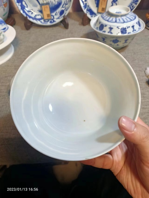 古玩陶瓷乾隆花卉紋青花蓋碗拍賣,當(dāng)前價(jià)格26888元