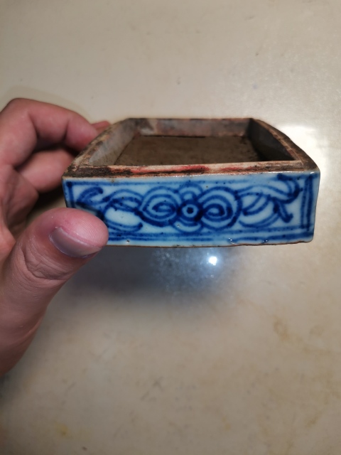 古玩陶瓷青花淡描蝠紋方印盒拍賣,當前價格750元