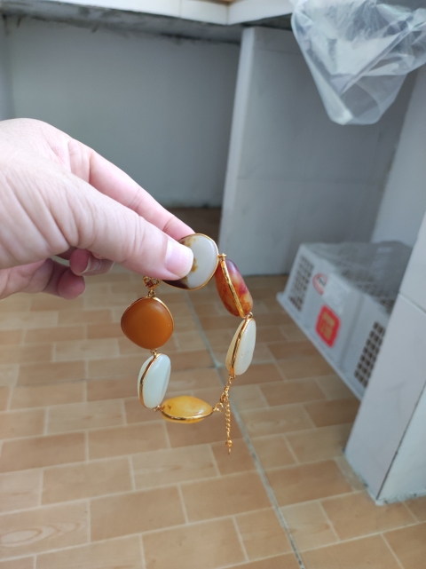 古玩玉器染色仿和田籽料手串拍賣,當前價格160元