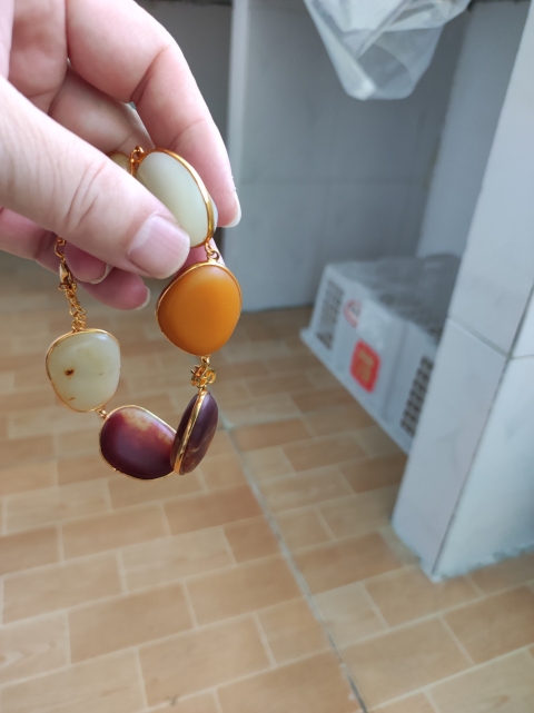 古玩玉器染色仿和田籽料手串拍賣,當前價格160元