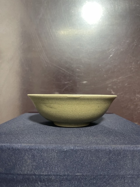 古玩陶瓷元代龍泉青釉碗拍賣，當前價格3850元