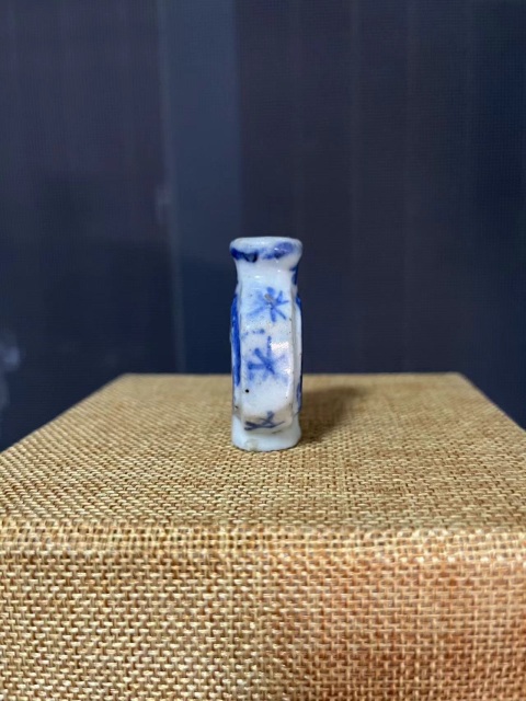 古玩陶瓷晚清八卦圖青花鼻煙壺拍賣,當前價格188元