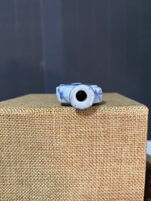 古玩陶瓷晚清八卦圖青花鼻煙壺拍賣,當前價格188元