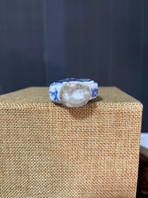 古玩陶瓷晚清八卦圖青花鼻煙壺拍賣,當前價格188元