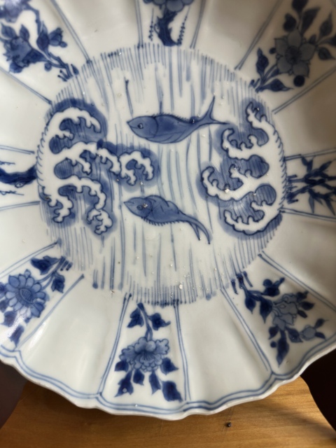 古玩陶瓷單藍(lán)圈大明成化年制款魚(yú)紋青花盤(pán)拍賣(mài)，當(dāng)前價(jià)格6800元