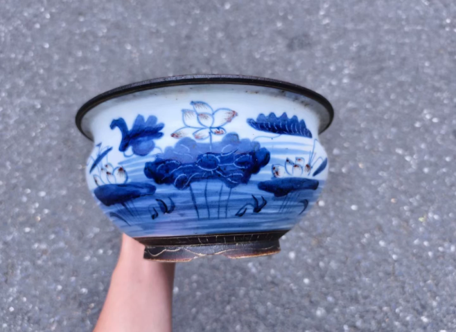 古玩陶瓷清中期.青花釉里紅香爐拍賣，當前價格2800元