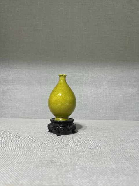 古玩陶瓷黃釉瓶拍賣，當前價格2600元