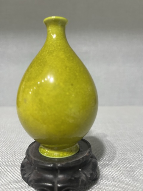 古玩陶瓷黃釉瓶拍賣，當前價格2600元