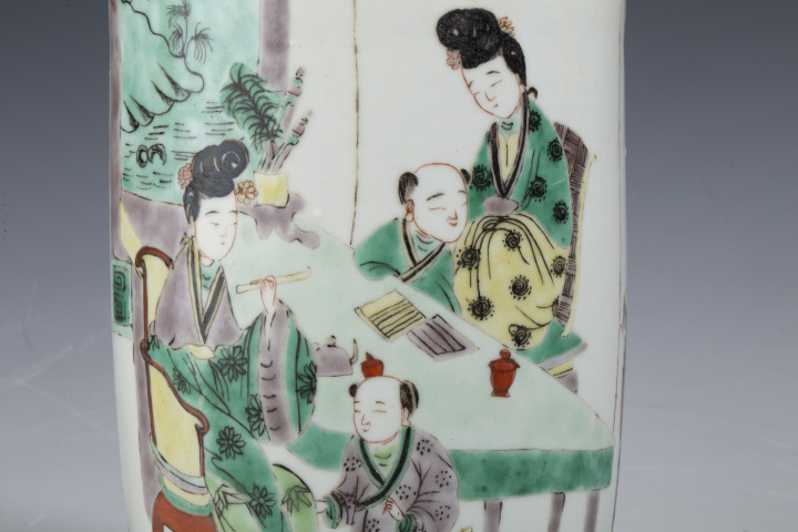 古玩陶瓷晚清·五彩仕女教子圖棒槌瓶拍賣，當(dāng)前價格10000元