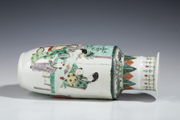 古玩陶瓷晚清·五彩仕女教子圖棒槌瓶拍賣，當(dāng)前價格10000元