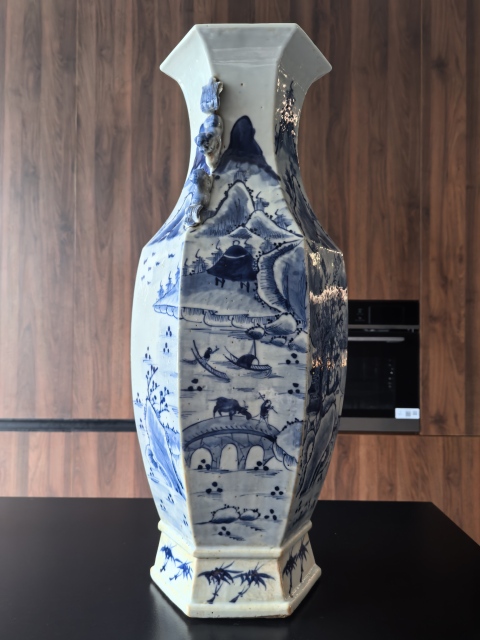 古玩陶瓷清中晚青花山水人物詩文六方瓶(60大尺寸)拍賣,當前價格38888元