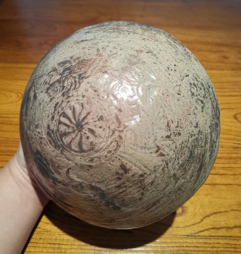 古玩陶瓷宋青釉印花手爐拍賣,當前價格3000元