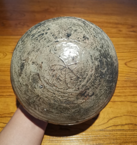 古玩陶瓷宋青釉印花手爐拍賣,當前價格3000元
