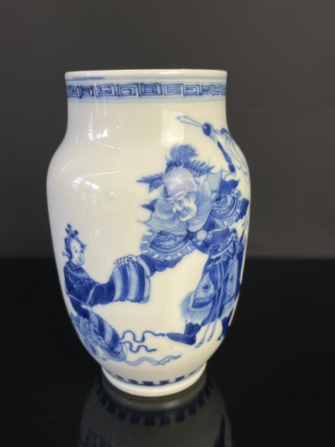 古玩陶瓷康熙年制款鐘馗嫁妹青花罐拍賣,當(dāng)前價格13280元