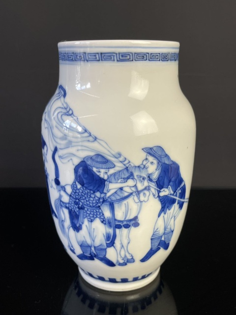 古玩陶瓷康熙年制款鐘馗嫁妹青花罐拍賣,當(dāng)前價格13280元