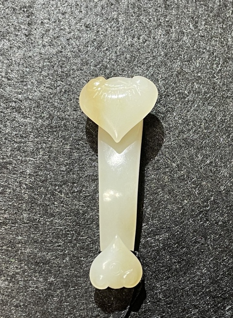 古玩玉器新疆且末和田玉如意拍賣,當前價格1980元