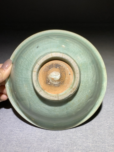 古玩陶瓷龍泉青瓷刻花撇口碗拍賣，當前價格2500元