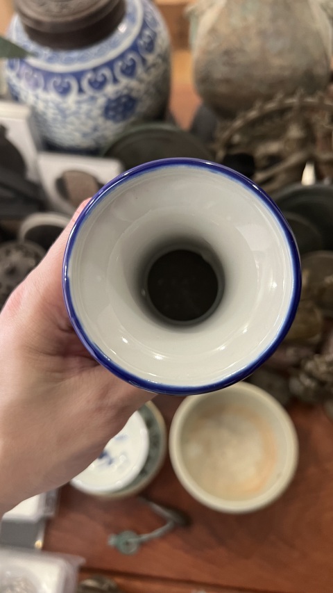 古玩陶瓷民國藍釉雙耳瓶拍賣,當前價格999元