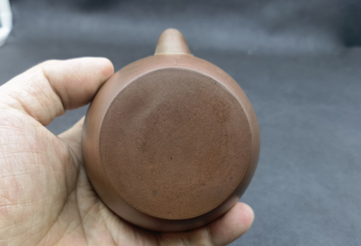 古玩雜項(xiàng)清晚紫砂壺拍賣,當(dāng)前價格1580元