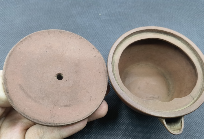 古玩雜項(xiàng)清晚紫砂壺拍賣,當(dāng)前價格1580元
