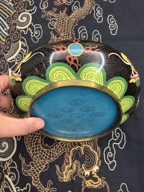 古玩陶瓷【國慶放漏】銅胎掐絲琺瑯龍紋鐋鑼洗拍賣，當(dāng)前價格2588元