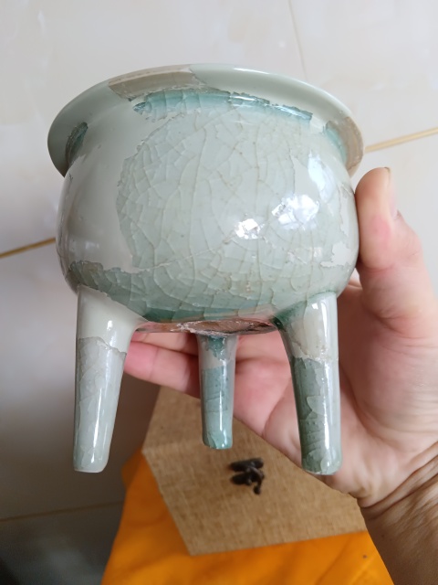 古玩陶瓷北宋龍泉青瓷鼎式爐拍賣,當前價格9800元