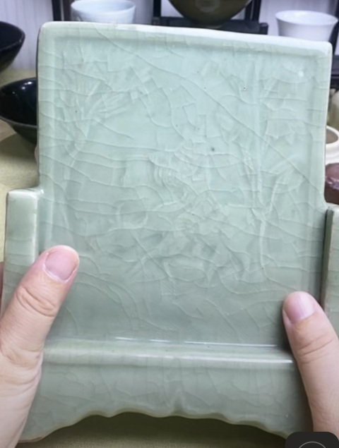 古玩陶瓷龍泉青瓷刻麒麟紋硯屏拍賣(mài)，當(dāng)前價(jià)格28000元