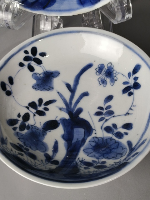 古玩陶瓷(精品賞碟)清康熙·青花靈石花蝶紋-賞碟一對拍賣,當前價格1064元