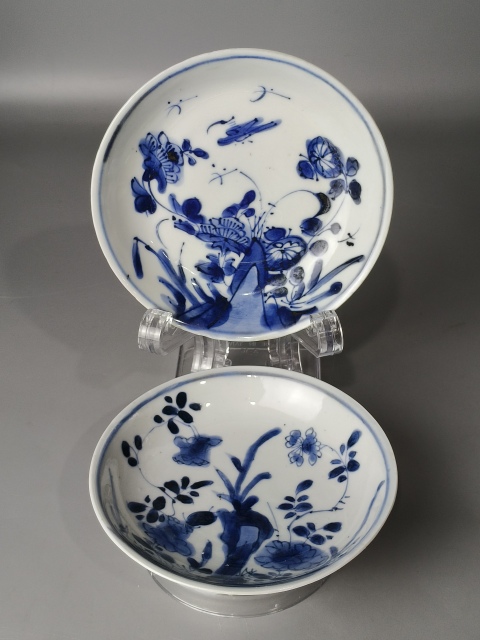 古玩陶瓷(精品賞碟)清康熙·青花靈石花蝶紋-賞碟一對拍賣,當前價格1064元