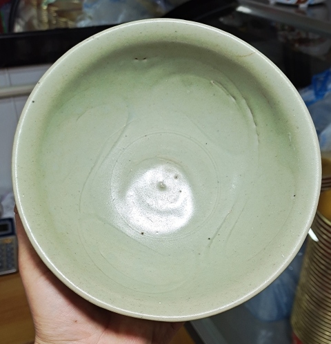 古玩陶瓷龍泉青瓷刻花撇口碗拍賣,當前價格18000元