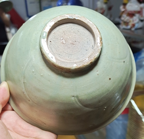 古玩陶瓷龍泉青瓷刻花撇口碗拍賣,當前價格18000元
