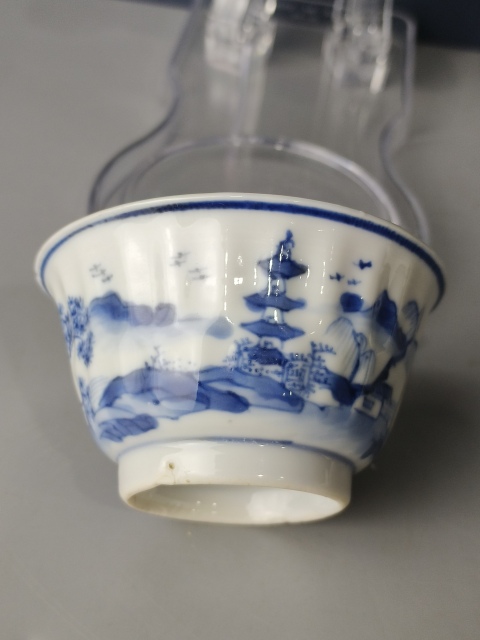 古玩陶瓷(館藏級杯碟)清康熙·青花樓臺亭閣山水紋·瓜棱杯碟套裝拍賣,當前價格1962元