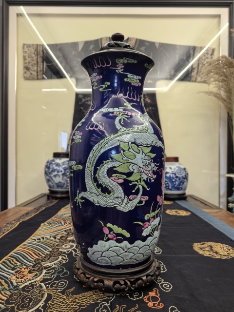 古玩陶瓷清中期藍釉粉彩魚化龍紋撇口瓶拍賣,當(dāng)前價格38888元