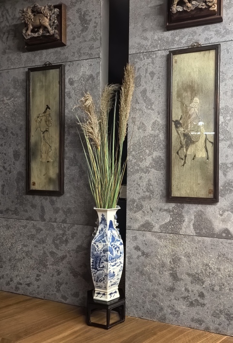 域鉴古玩】清中晚青花山水人物诗文六方瓶(60大尺寸)拍卖价格