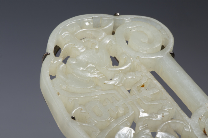 古玩玉器清·白玉鏤雕福壽花卉鎖形佩拍賣，當(dāng)前價格56000元