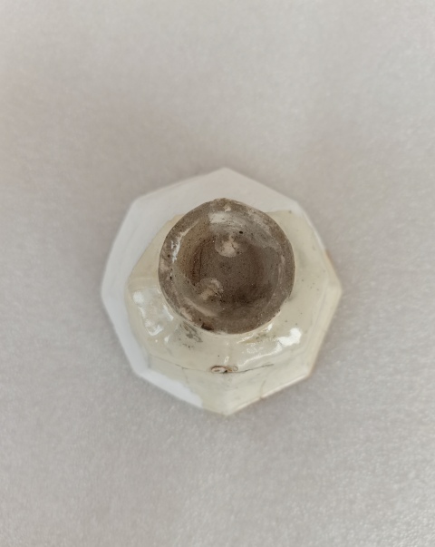 古玩陶瓷磁州窯白釉印花八方杯碟拍賣,當前價格0元