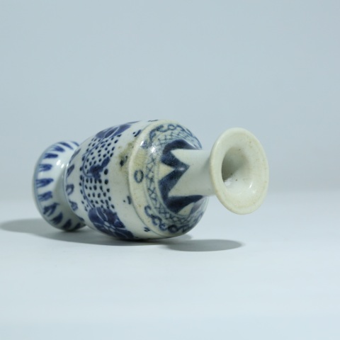 古玩陶瓷乾隆青花皮球花紋撇口瓶拍賣，當前價格2222元