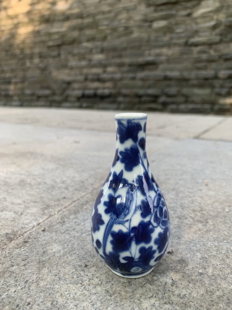 古玩陶瓷清晚期 青花花鳥紋小膽瓶拍賣，當前價格2200元