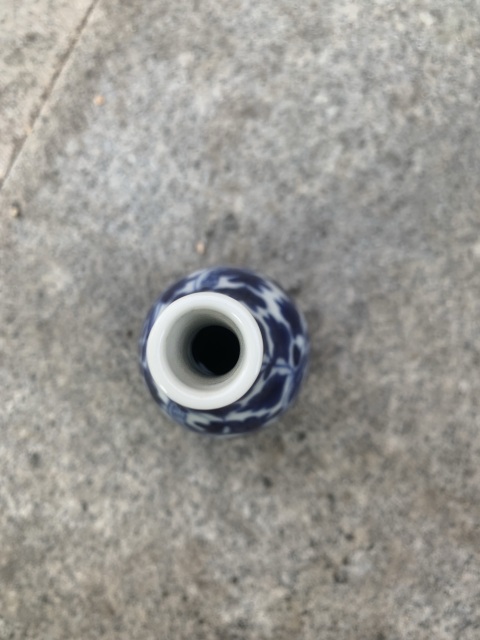 古玩陶瓷清晚期 青花花鳥紋小膽瓶拍賣，當前價格2200元