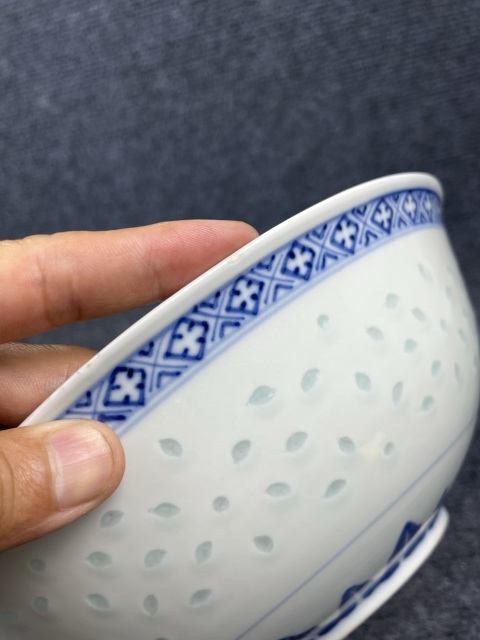 古玩陶瓷青花玲瓏瓷正面龍紋大碗拍賣，當前價格2288元