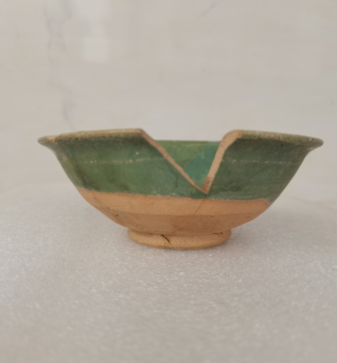 古玩陶瓷長沙窯綠釉葵口碗拍賣,當前價格0元
