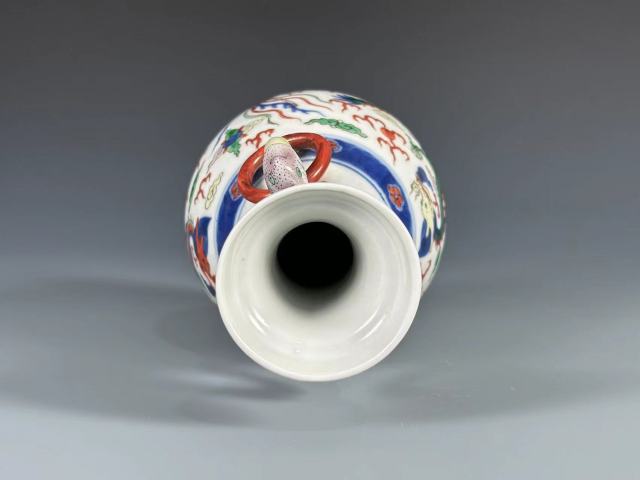古玩陶瓷清晚期五彩龍頭輔首銜環(huán)瓶拍賣,當(dāng)前價格28000元