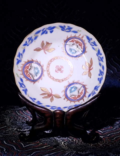 古玩陶瓷【蘇富比/崔凱精品】道光粉彩描金開光蘭花雙雀花口折腰盤拍賣,當前價格6800元