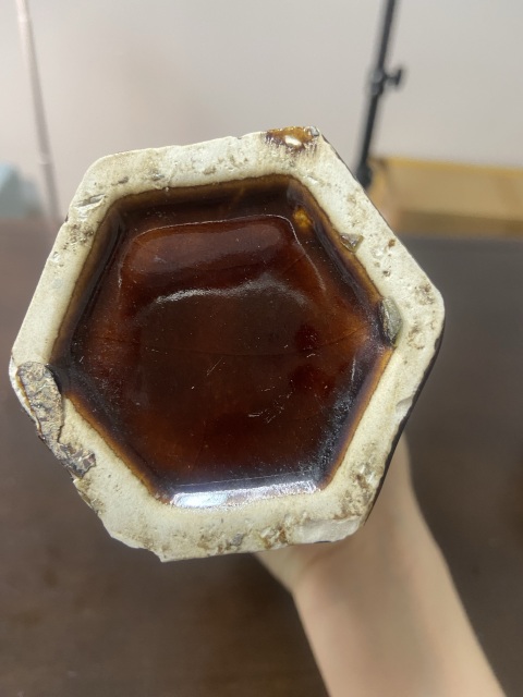 古玩陶瓷雙象鼻環(huán)耳六方瓶拍賣，當(dāng)前價格1800元