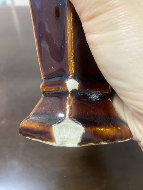 古玩陶瓷雙象鼻環(huán)耳六方瓶拍賣，當(dāng)前價格1800元