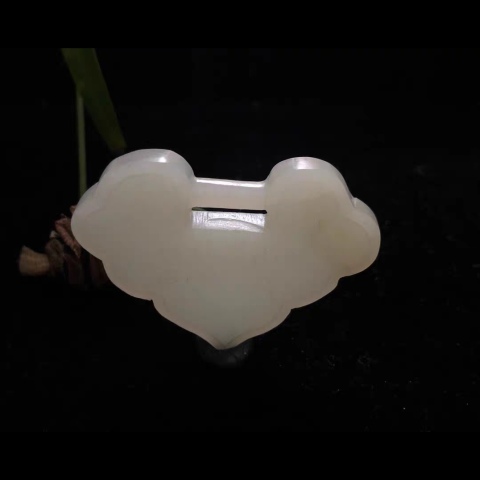 古玩玉器（放漏）清代和田白玉鎖拍賣，當前價格5500元