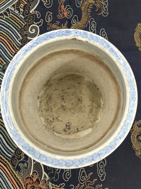 古玩陶瓷清中期大雞圖青花大筆海(口徑22厘米)拍賣,當前價格38888元